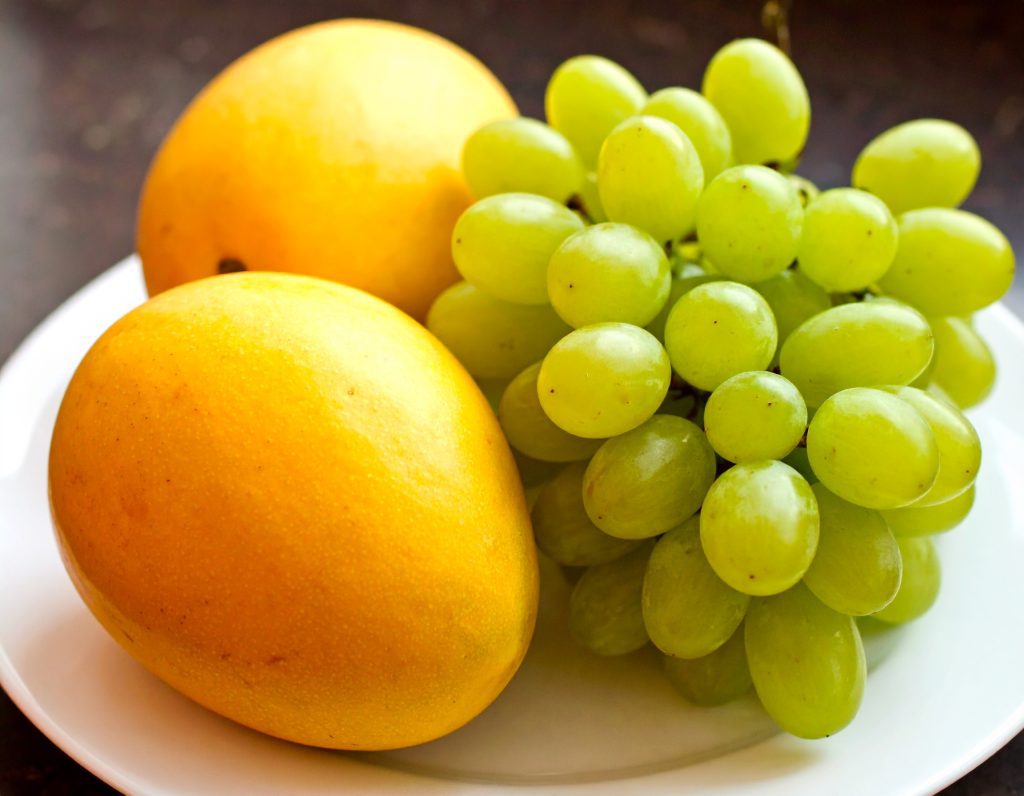 Avoid Quick Spoilage: Don't Store Mangoes with Grapes