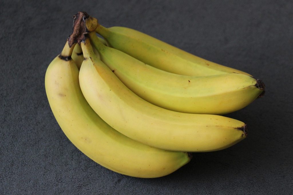 The Banana Effect: Don't Store Them With Other Produce
